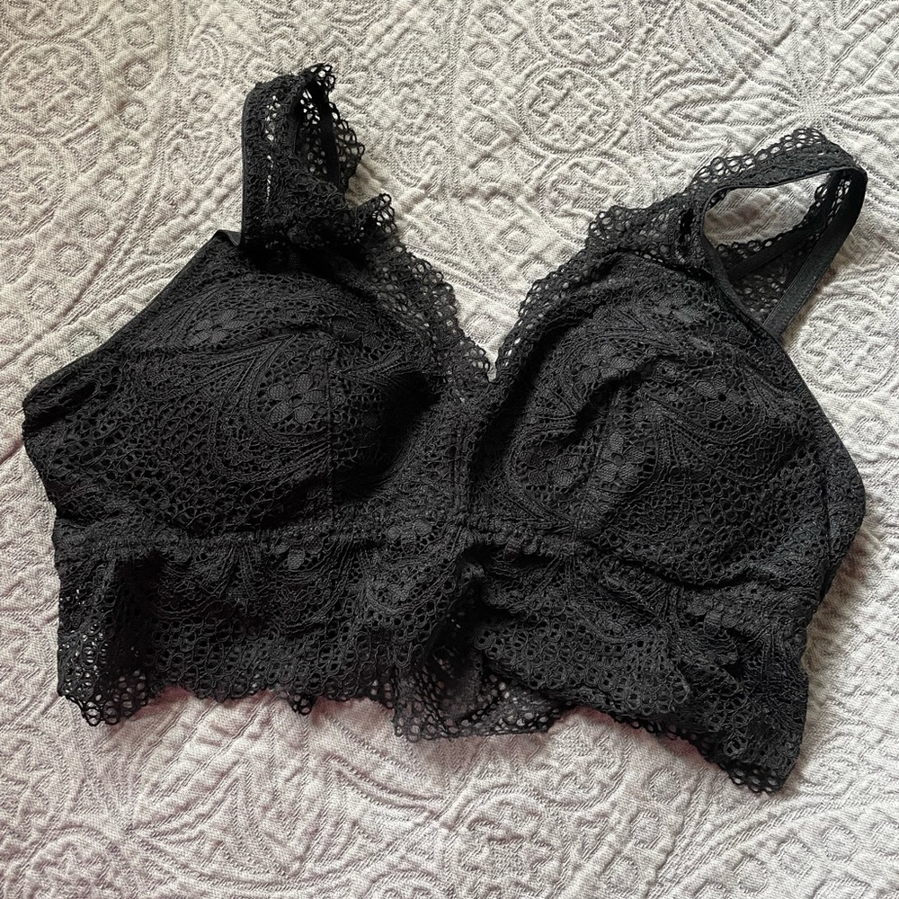 SO black bralette